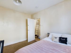 bed 3 - click for photo gallery